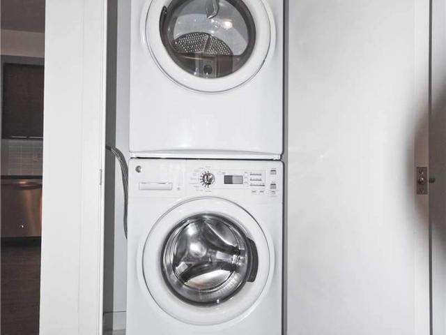 1210 - 10 Park Lawn Rd