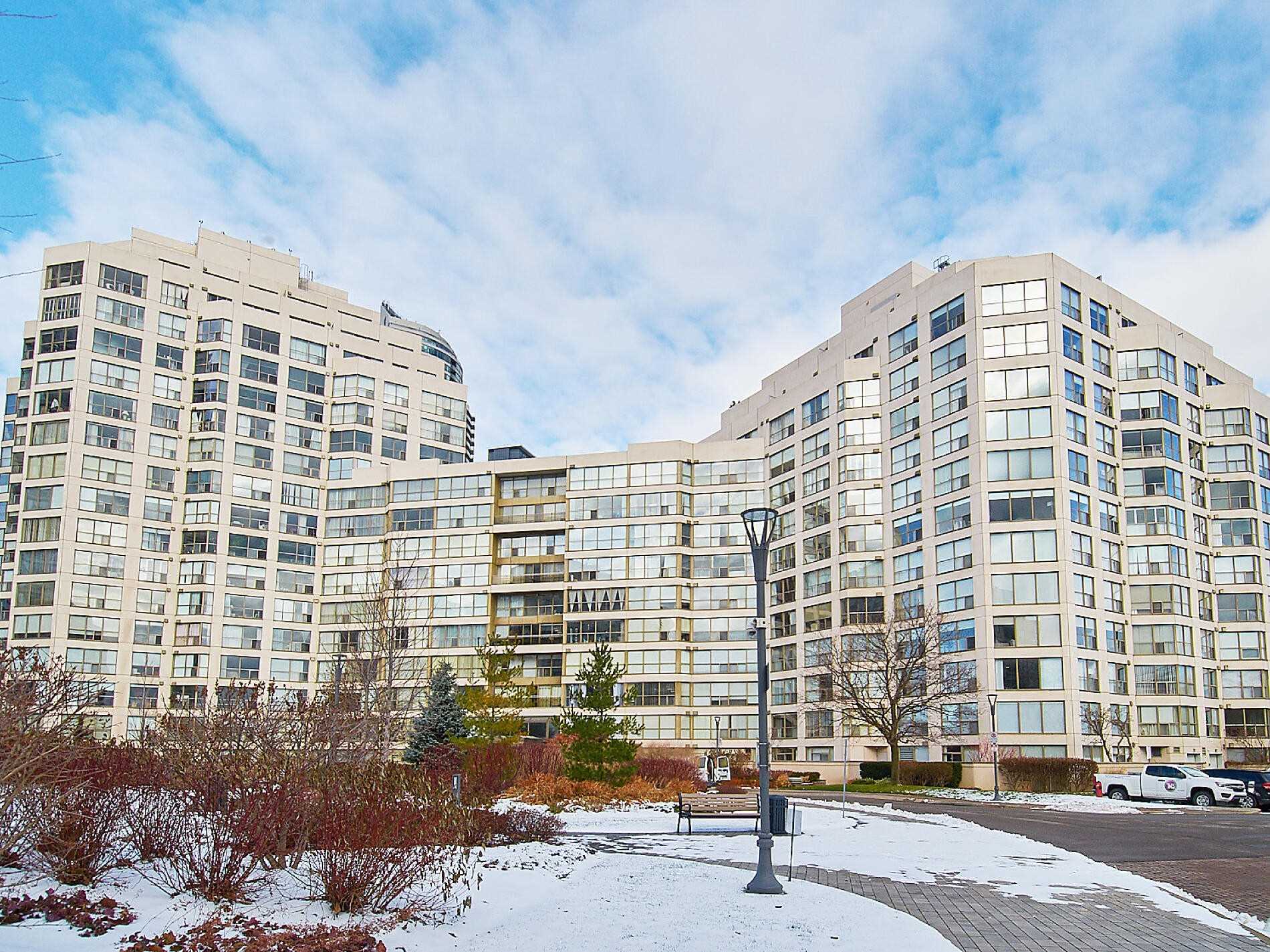 1405 2261 Lake Shore Blvd W, Etobicoke Sold, W4649020 Condos.ca
