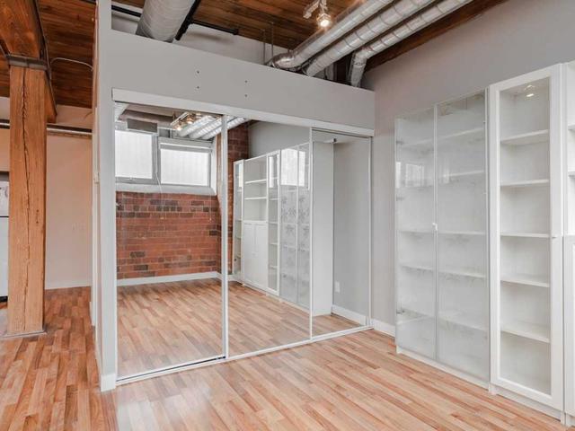 106 - 2154 Dundas St W