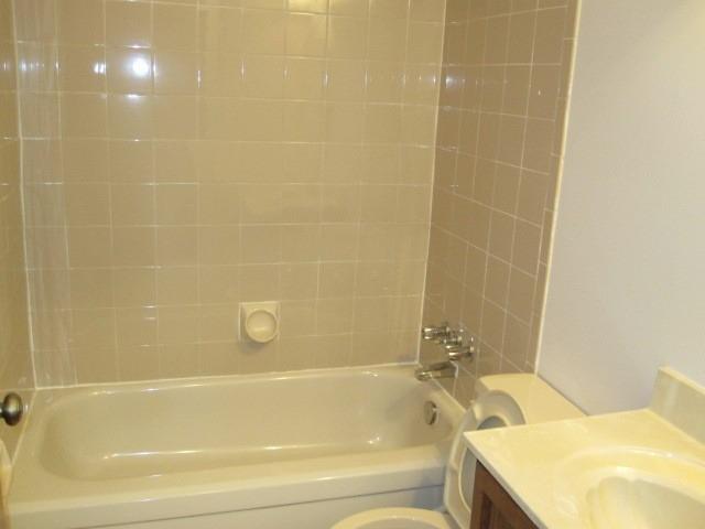 11 - 2373 Bloor St W