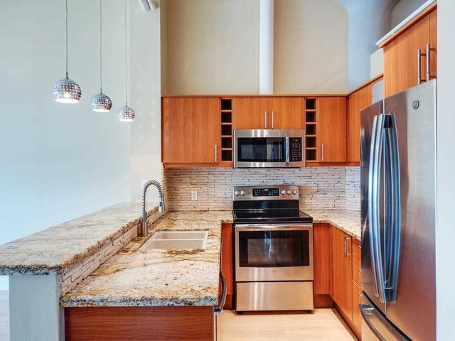 PH428 - 1001 Roselawn Ave