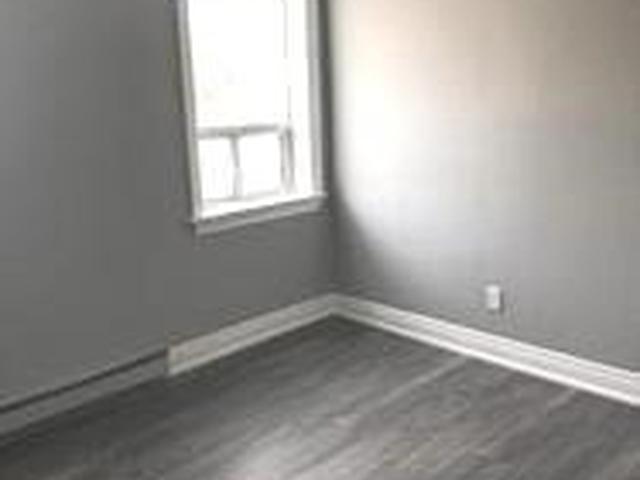 A - 739 The Queensway St
