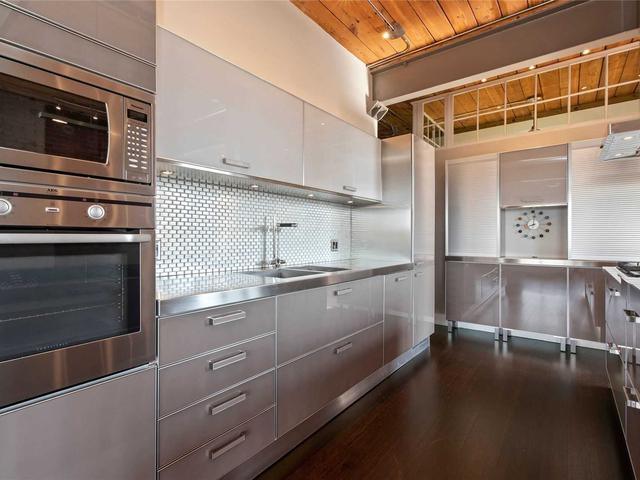 302 - 1 Columbus Ave