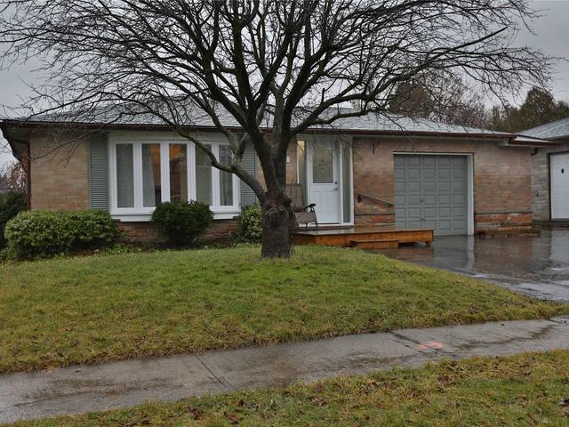 92 Macdonald Cres