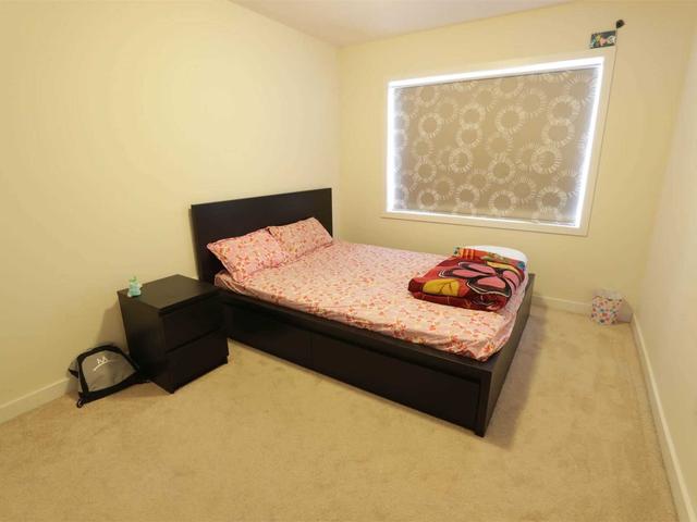 461 Queen Mary Dr
