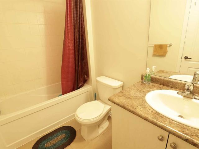 461 Queen Mary Dr