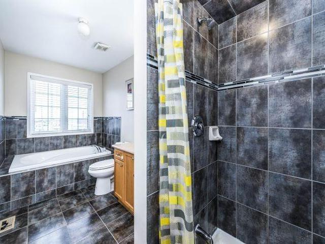 62 Sweet Clover Cres