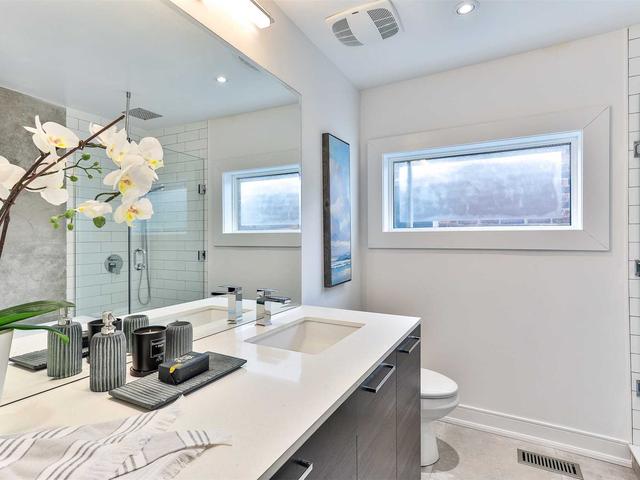 440 Westmoreland Ave N