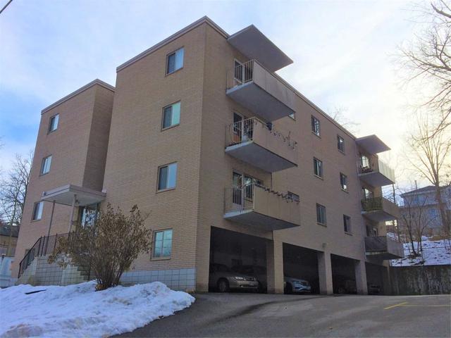 49 Park Ave, Unit 204