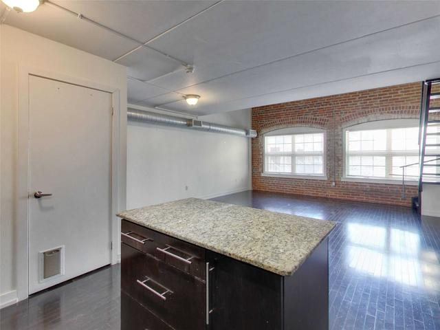 336 - 1100 Lansdowne Ave