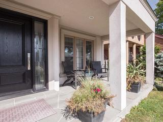 8 Muir Ave