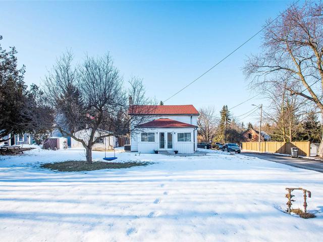 2054 Embleton Rd