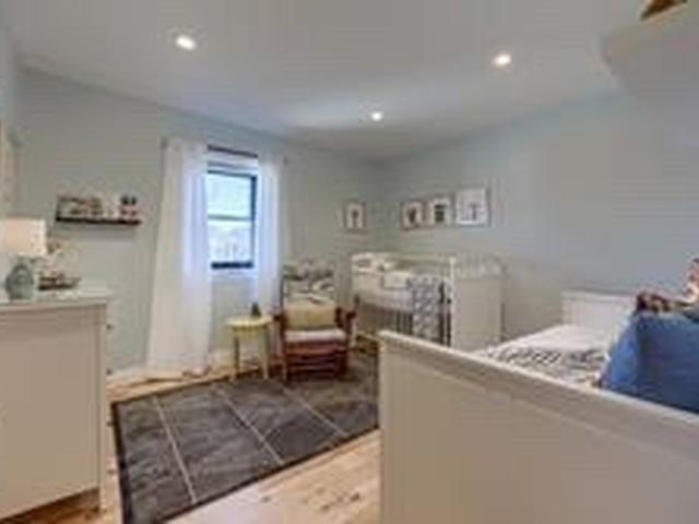 9 Hallam St