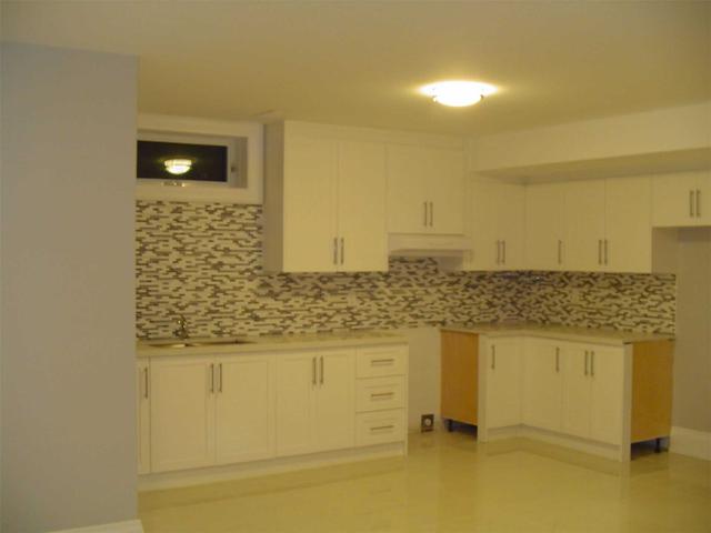 39 Whitburn Cres