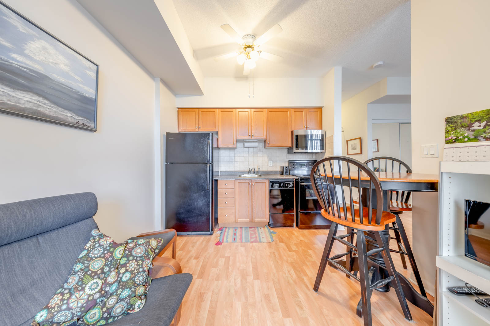 224 2464 Weston Rd, York Leased, W4719017 Condos.ca