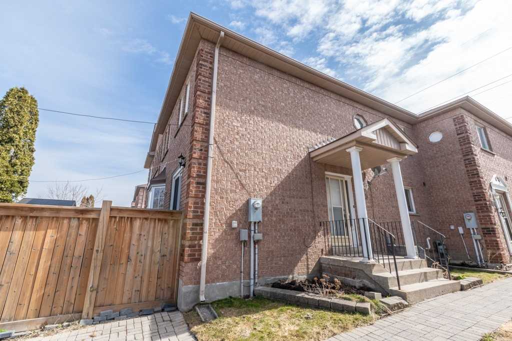 105 Millstone Dr, Brampton Sold, W4720321 Condos.ca