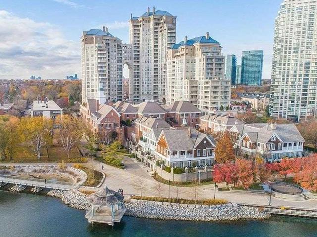 2285 Lake Shore Blvd W, Unit 404