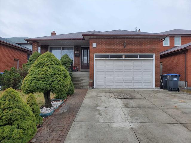 3138 Fairfox Cres