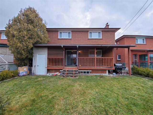 3138 Fairfox Cres