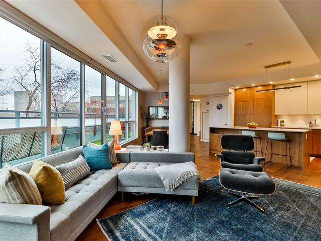 38 Howard Park Ave, Unit 523