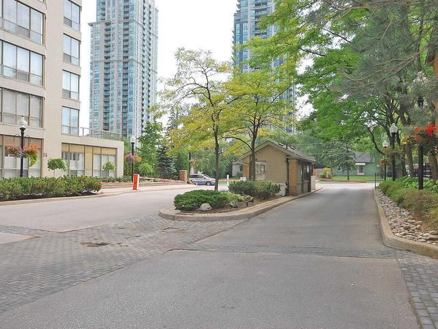 55 Elm Dr W, Unit 1607