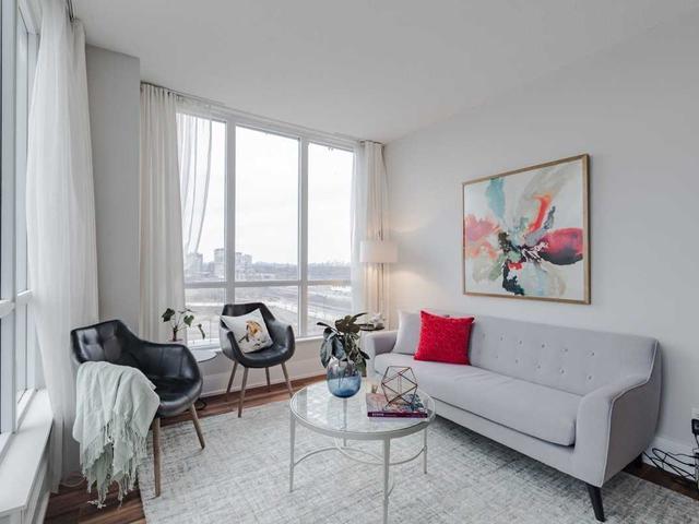 807 - 15 Viking Lane