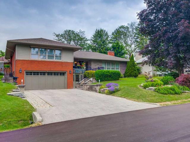 8 Plumbstead Crt