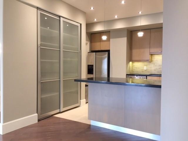 4604 - 1 Palace Pier  Crt