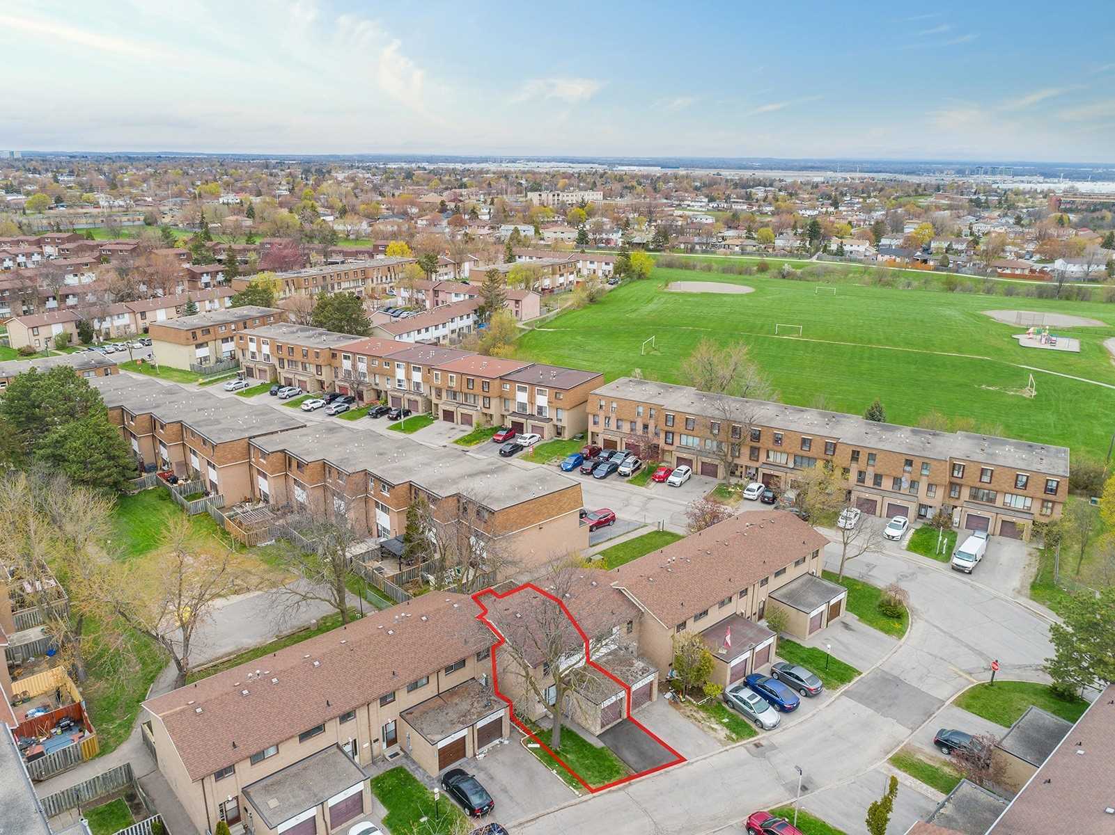 306 Fleetwood Cres, Brampton Sold, W4759293 Condos.ca