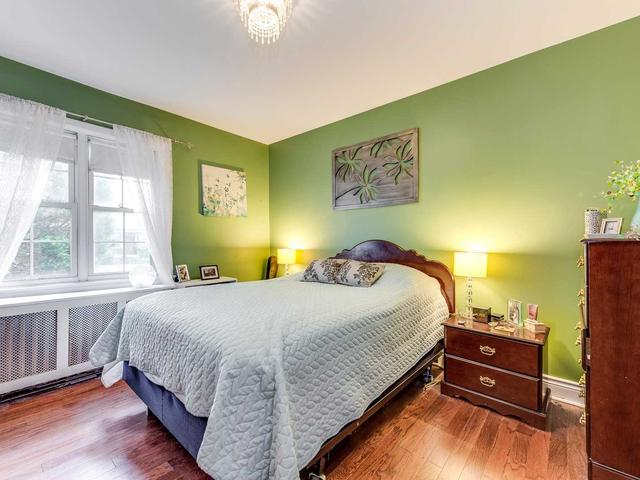 44 Pelmo Cres