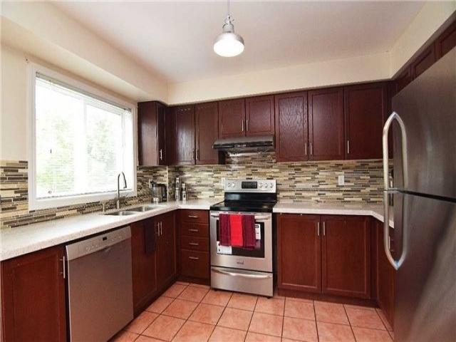 120 - 80 Acorn Pl