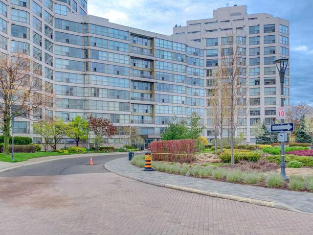 905 - 2261 Lake Shore Blvd W