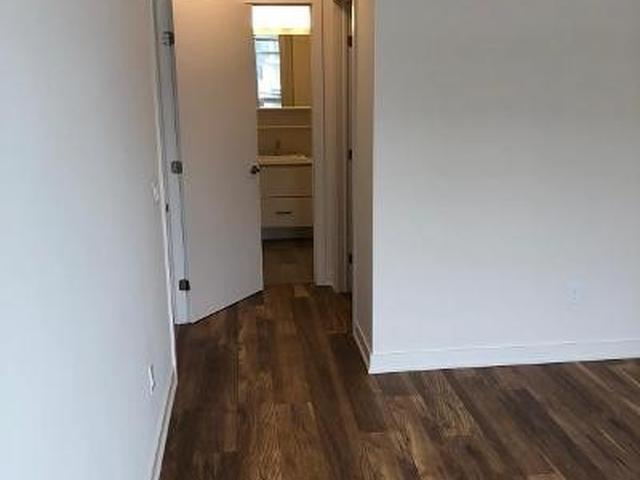 340 Plains Rd E, Unit 212