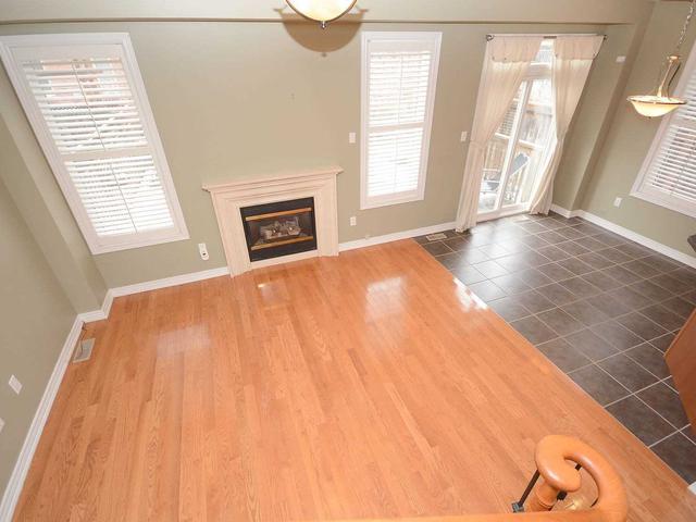 3349 Hayhurst Cres