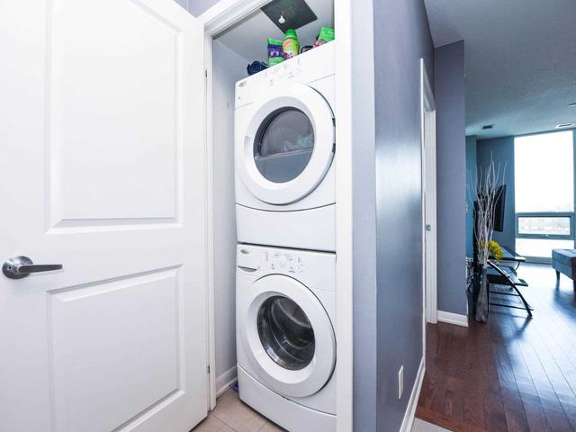 302 - 215 Sherway Gardens Rd