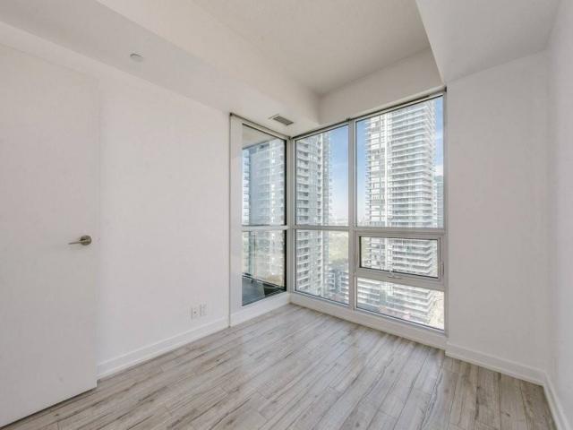 2106 - 2200 Lake Shore Blvd W