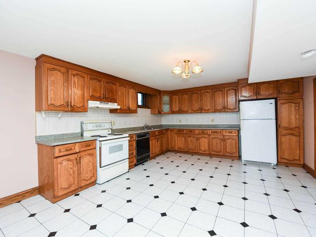 Lower - 3863 Castlemore Rd
