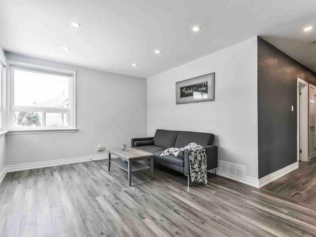 29 Bentworth Ave