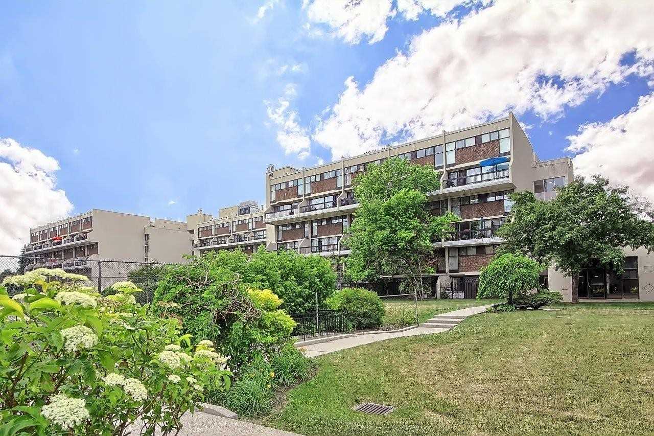 318 364 The East Mall, Etobicoke Sold, W4805153 Condos.ca
