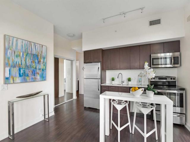 1808 - 2212 Lake Shore Blvd W