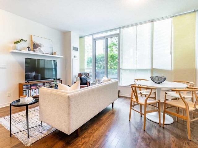 210 - 2230 Lake Shore Blvd W