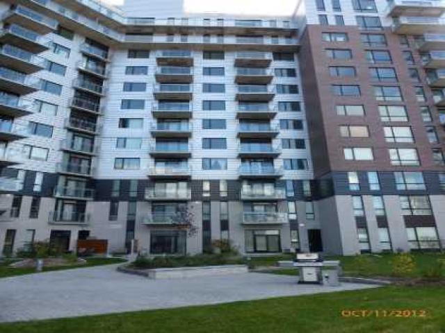 715 - 4975 Jean-Talon St W