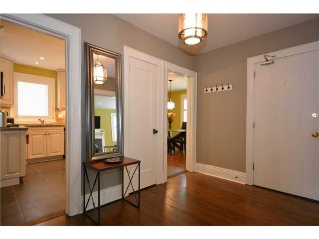 2 - 260 Bay St S