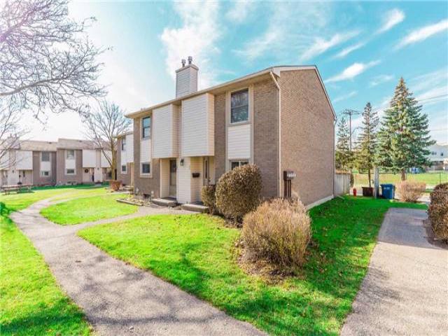 35 - 11 Grand River Blvd