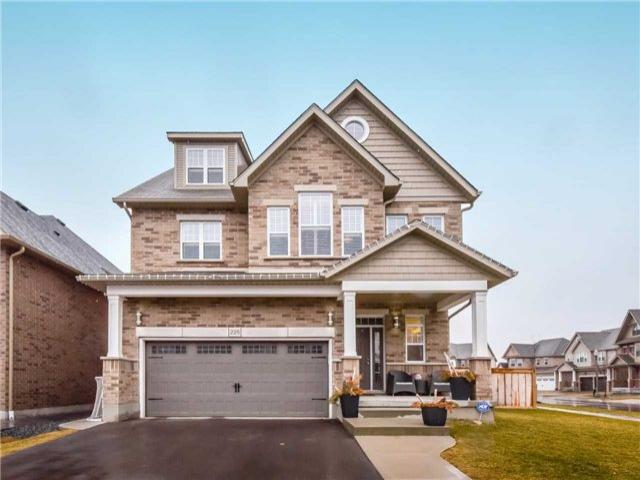 225 Tremaine Cres