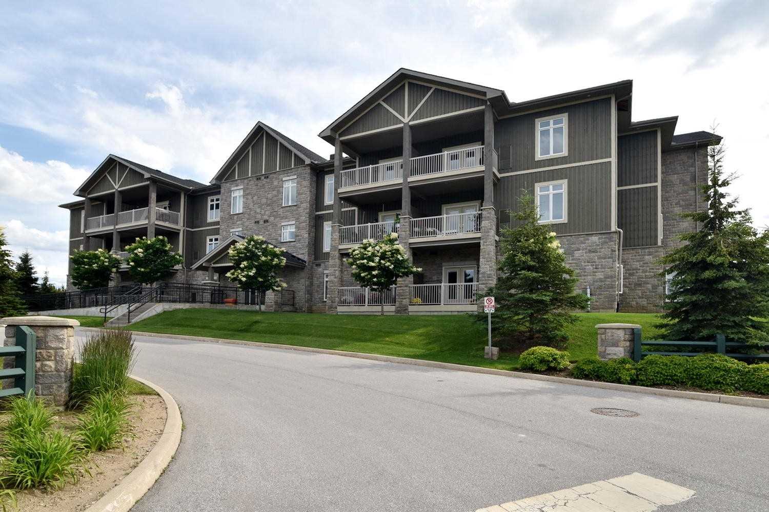 204 25 Beaver St S, Thornbury Sold, X4358355 Condos.ca