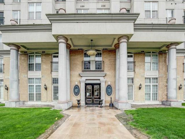 135 James St S, Unit 1203