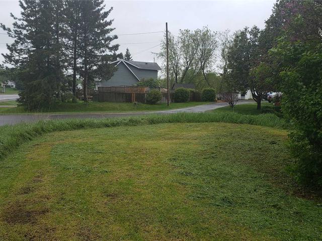 1008 Gordon Cres