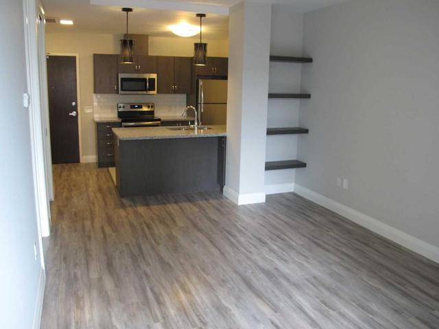 112 King St E, Unit 421