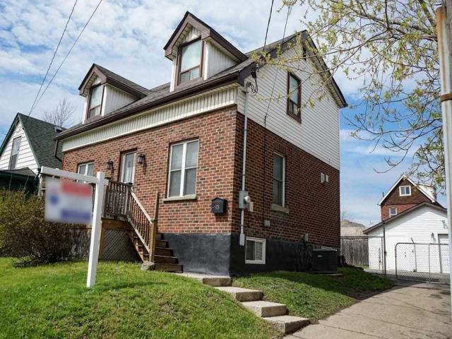 93 Beach Rd